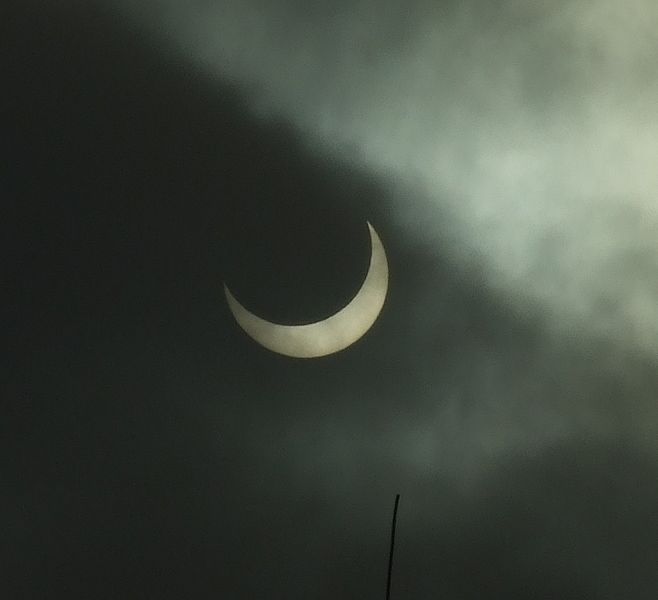 Solar_eclipse_poland_4thjan2011