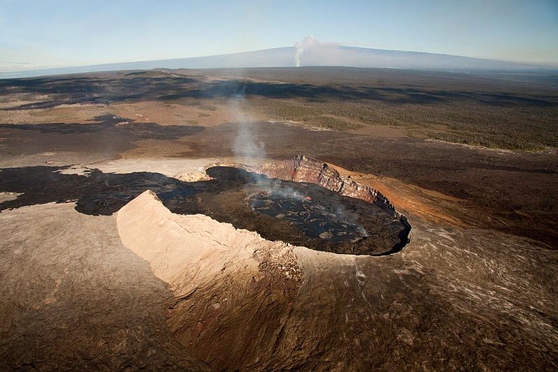 Puu_Oo_looking_up_Kilauea