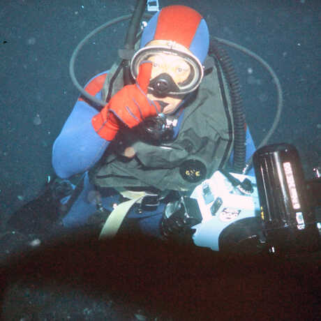 Gordan Chan diving with underwater camera