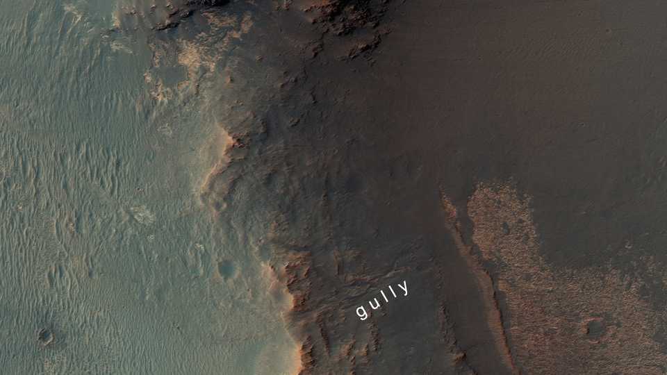 The gully Opportunity will traverse, NASA/JPL-Caltech/Univ. of Arizona